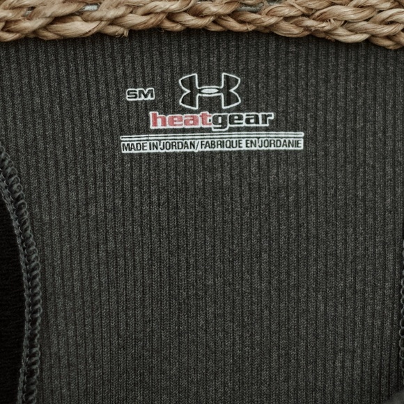 Under Armour Hear Gear Ribbed Gray Tank Top Small NWOT - Picture 4 of 6
